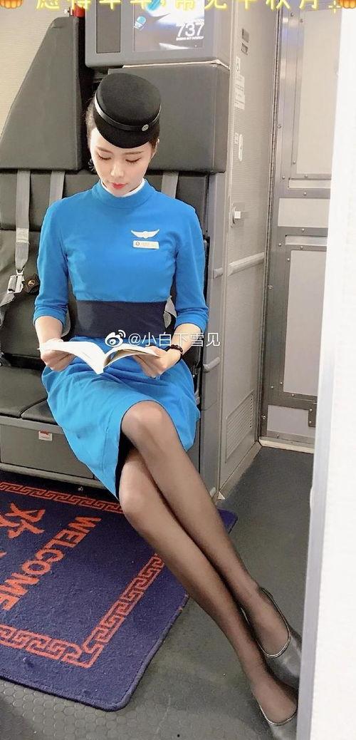 空姐图片大全大腿,优雅身姿，大腿线条尽显魅力