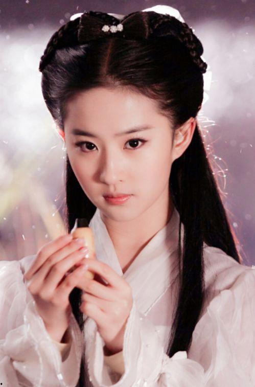 刘亦菲  图片,仙气飘飘的影视女神，美丽与实力并存的演艺生涯