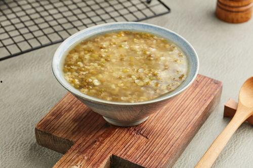 绿豆糖水图片,消暑解渴的天然饮品