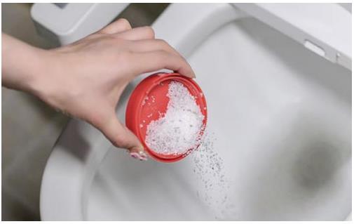 马桶堵了如何自己快速疏通视频,一招视频教你快速疏通马桶堵塞烦恼